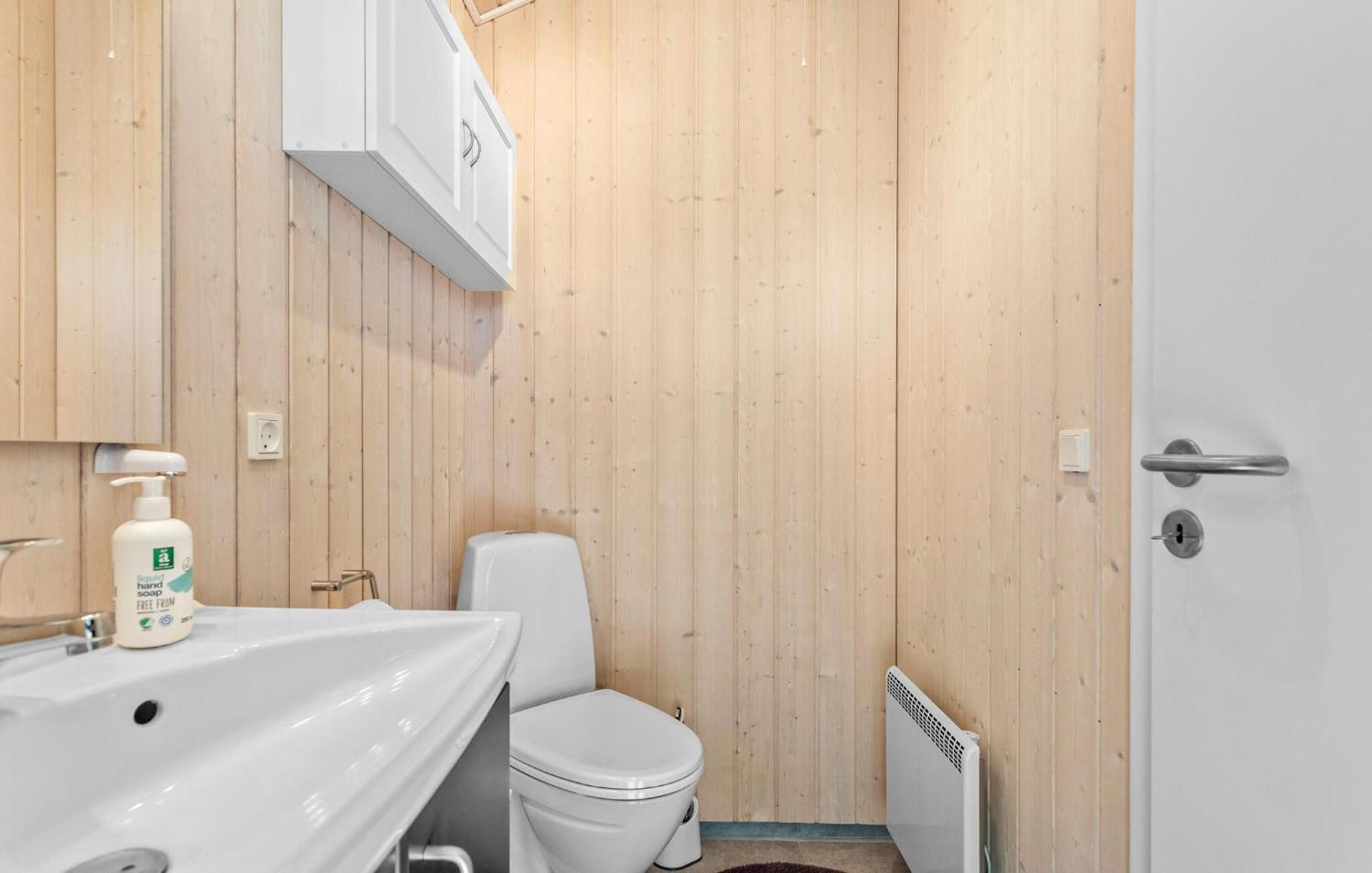Cozy Home In Gedser With Wifi ภายนอก รูปภาพ